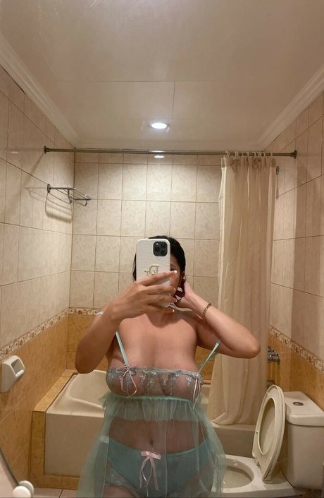 Arnie Celeste Nackt auf OnlyFans