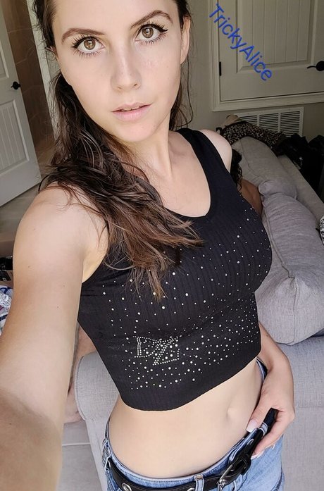 Trickyalice6 Nacktpornos von OnlyFans geleakt