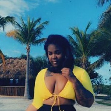 Krissylovesroses NurlyFans-Pornos