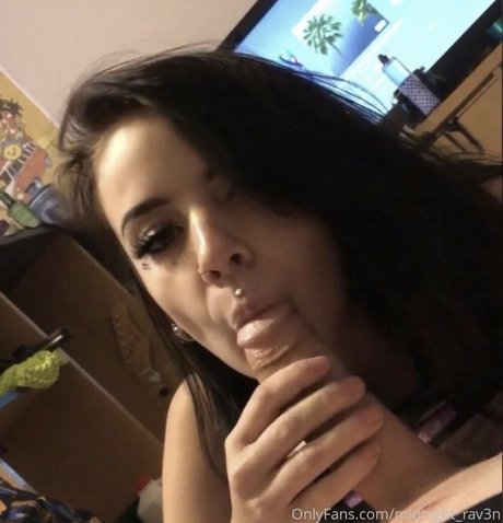 Midnight rav3n OnlyFans Inhalte