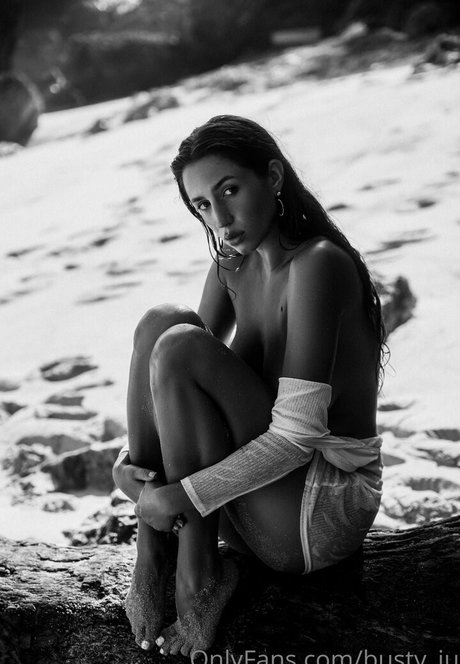 busty ju Leaks von Nacktbildern auf OnlyFans