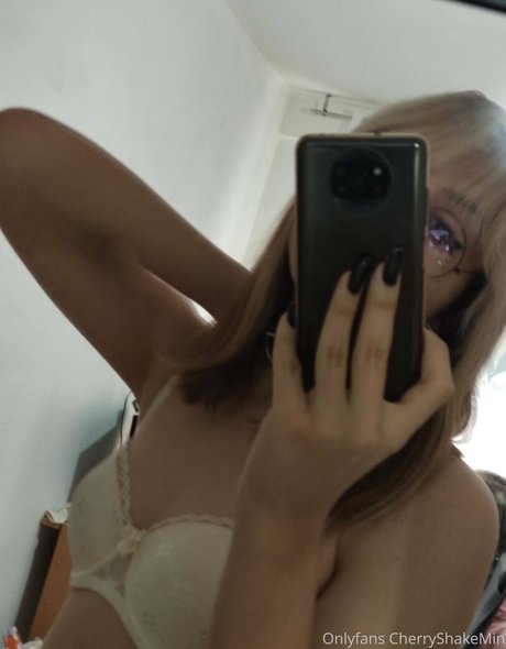 CherryShakeMin OnlyFans-Creator