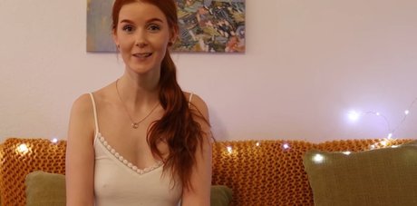 LittleBee OnlyFans-Sex