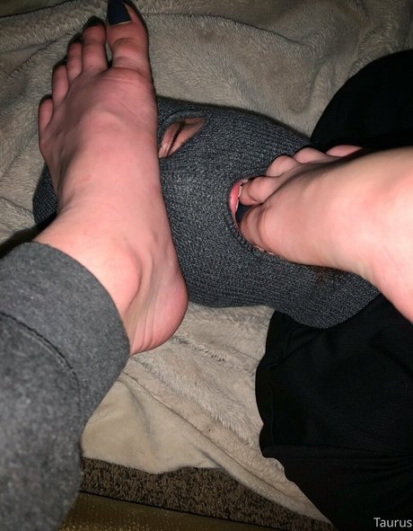 tastytaurustoes OnlyFans geleakte Pornografie