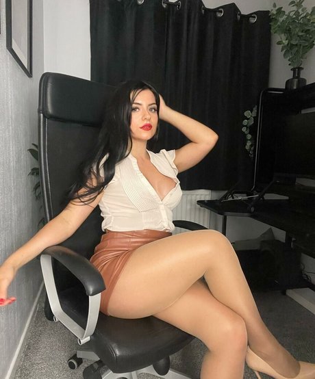 Lily Fiore OnlyFans gratis