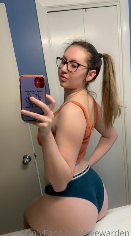 Eve Warden OnlyFans OnlyFans