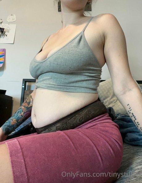 tinystuffer OnlyFans schlank