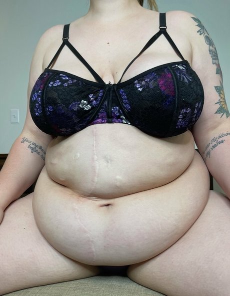 burstingbabe OnlyFans nackte Brüste