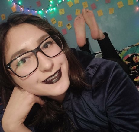 thawniefeet Nacktpornos auf OnlyFans