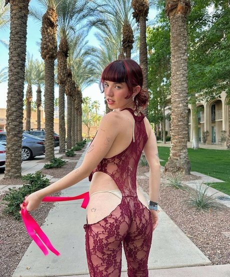 Lara Adkins Nackt auf OnlyFans