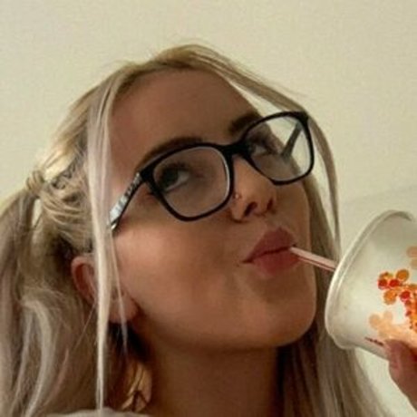 sessy OnlyFans Brüste Bild