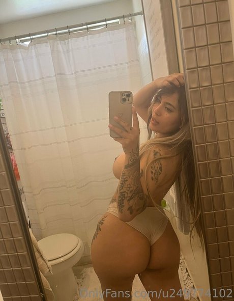 _julianna xox OnlyFans Brüste Bild