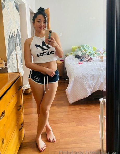 mia wu Nackt auf OnlyFans