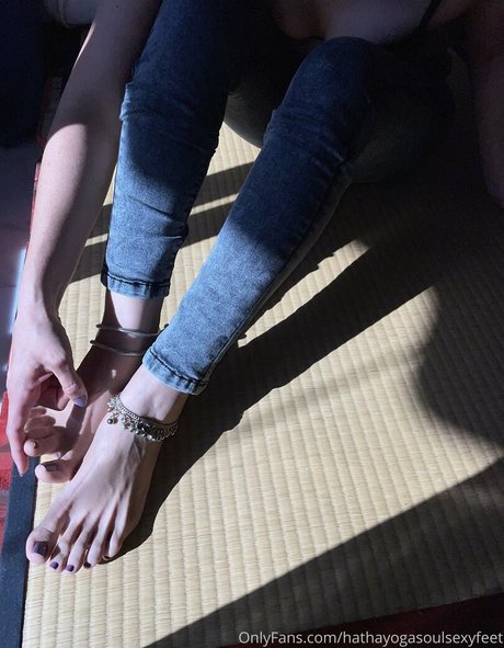 hathayogasoulsexyfeet OnlyFans Nacktbilder