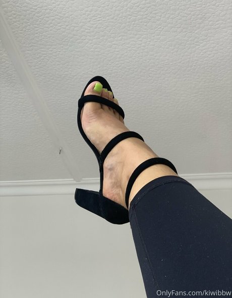 kiwibbw Leaks von OnlyFans