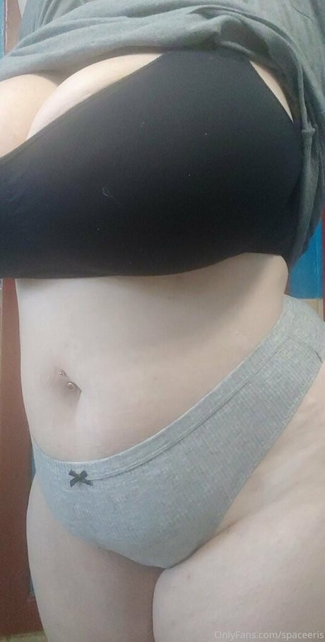 spaceEris Neuer OnlyFans Leak