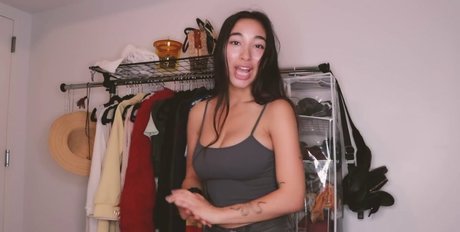 Hitomi Mochizuki Sex auf OnlyFans