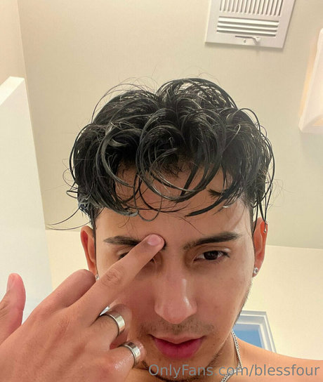 blessfour OnlyFans Lesbisch