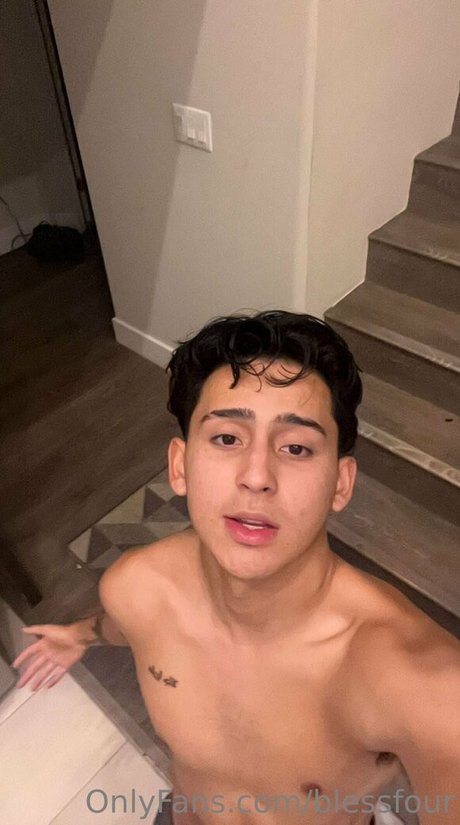 blessfour Oben ohne OnlyFans