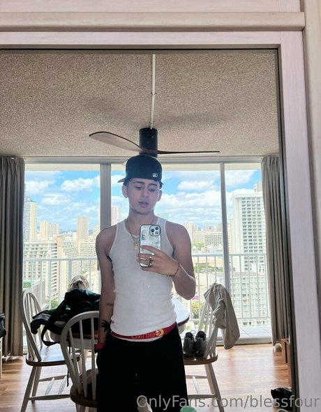 blessfour OnlyFans Bilder