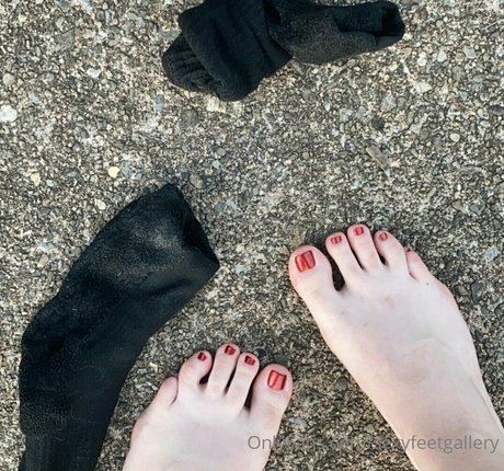 sexyfeetgallery OnlyFans Strip