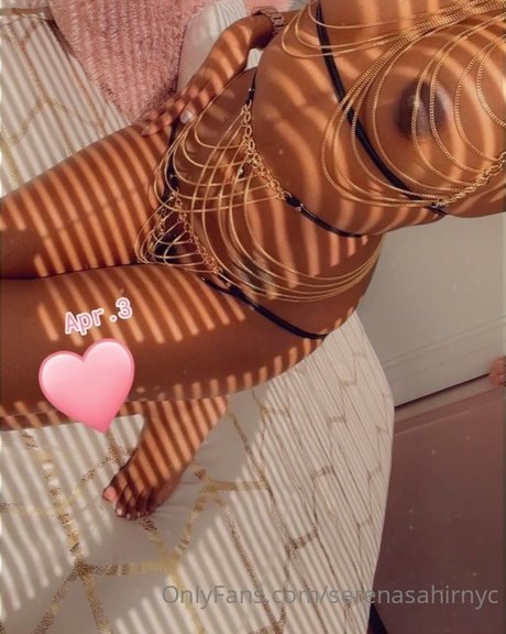 serenasahirnyc OnlyFans Archiv
