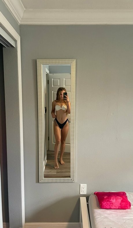 yourgirlzoey OnlyFans Model Bilder