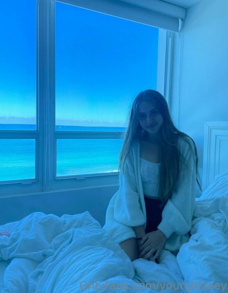 yourgirlzoey OnlyFans Nacktbilder
