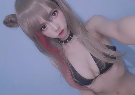 Machinegunkuro Nacktpornos auf OnlyFans