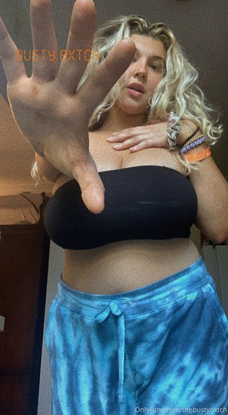 thebustybxtch OnlyFans-Leaks