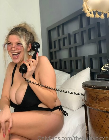 thebustybxtch Auf OnlyFans