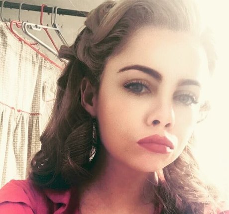 Saoirse Monica Jackson OnlyFans Inhalte