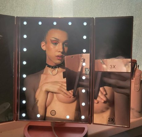 jadedwaifuwu OnlyFans-Model