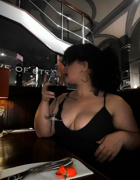 mechedaily OnlyFans Brüste Bild