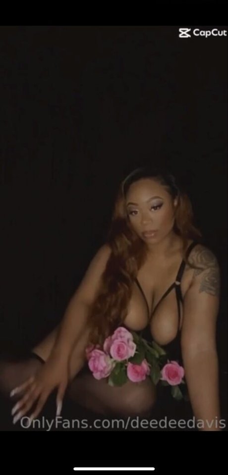 Dee Dee Davis OnlyFans Brüste Bild