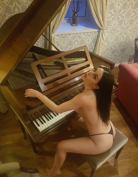 naughtyrebecca1 OnlyFans Porn