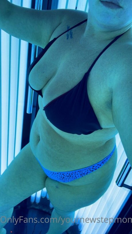 yournewstepmomxfree NurlyFans-Brüste