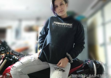 asherridesfree OnlyFans Nacktbilder