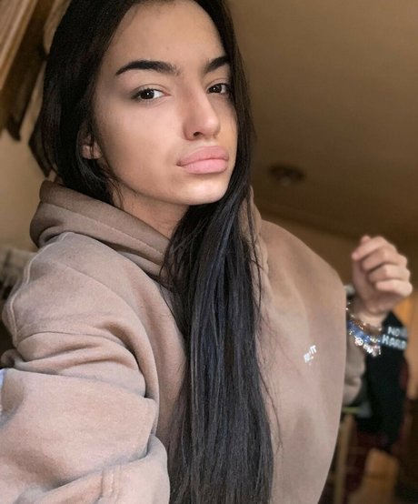 Kristina Djedovic OnlyFans Brüste Bild