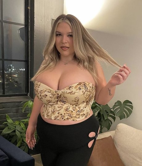 Sierra K OnlyFans geleakte Brüste