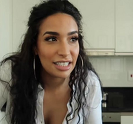 Lamiya Slimani OnlyFans Lesbisch