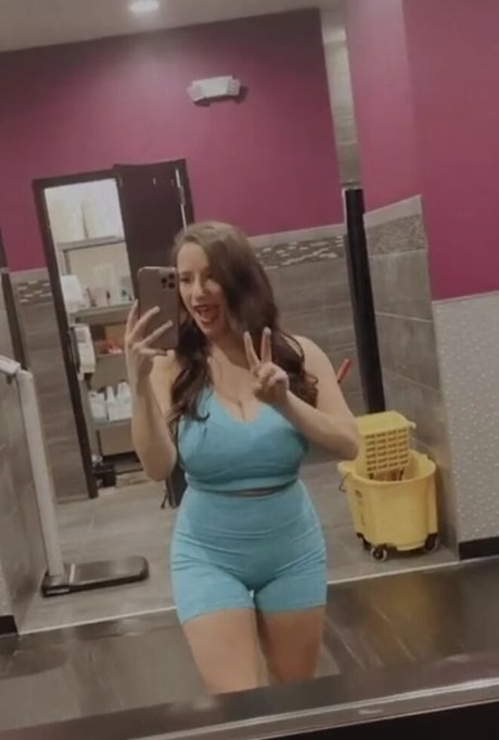 Sarah H Nackt auf OnlyFans