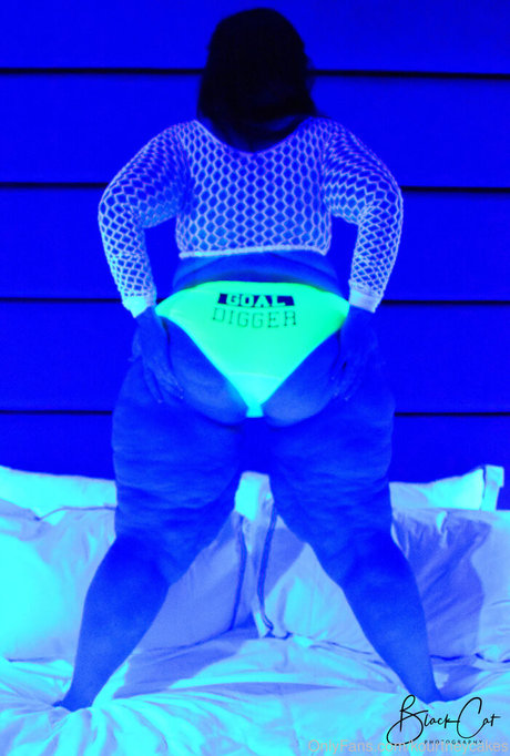 kourtneycakes OnlyFans-Pornos