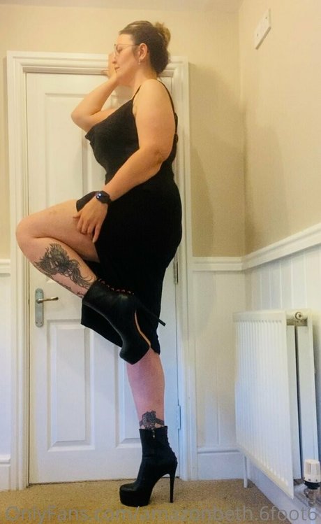 amazonbeth 6foot6 OnlyFans Archiv