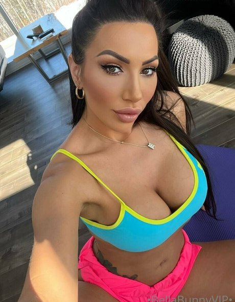 bellabunnyvip OnlyFans Striptease