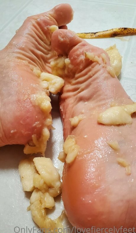 lovefiercelyfeet OnlyFans Nacktbilder geleakt