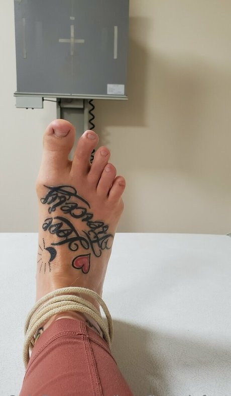 lovefiercelyfeet Nacktporno OnlyFans