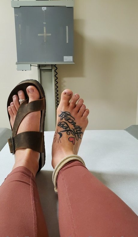 lovefiercelyfeet Nacktbilder von OnlyFans geleakt