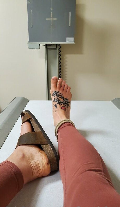 lovefiercelyfeet Nacktbilder OnlyFans Leak