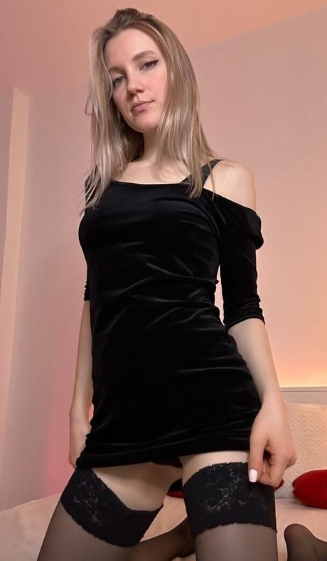 Alice Pure OnlyFans Nacktbilder